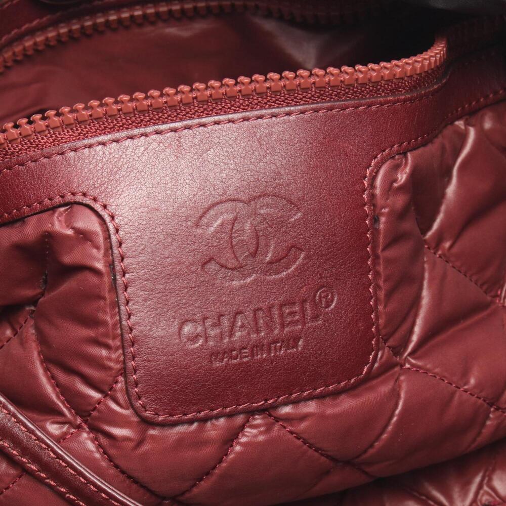 CHANEL Black Leather Tote Bag - Picture 4 of 11